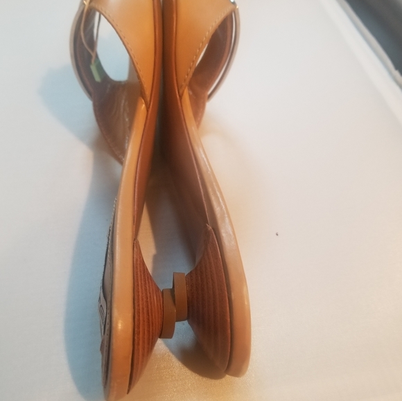 NWT Sebastian beige sandals with heel - Picture 5 of 8